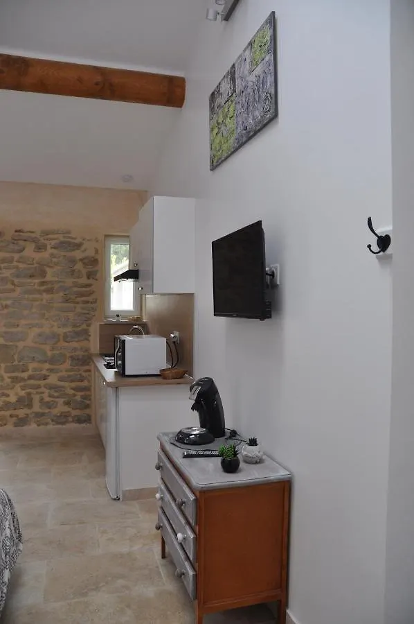 Studio Avec Terrasse Privative Et Piscine Grillon 0*,