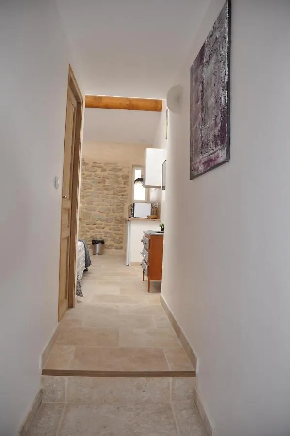 Studio Avec Terrasse Privative Et Piscine Grillon 0*,